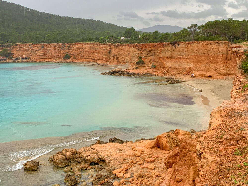 les plus belles plages ibiza Cala Sa Caleta