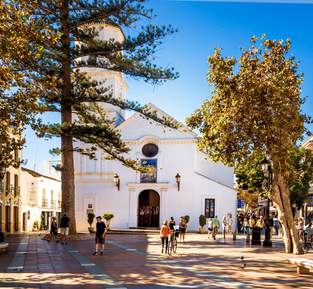 Église Paroisse El Salvador au centre de Nerja