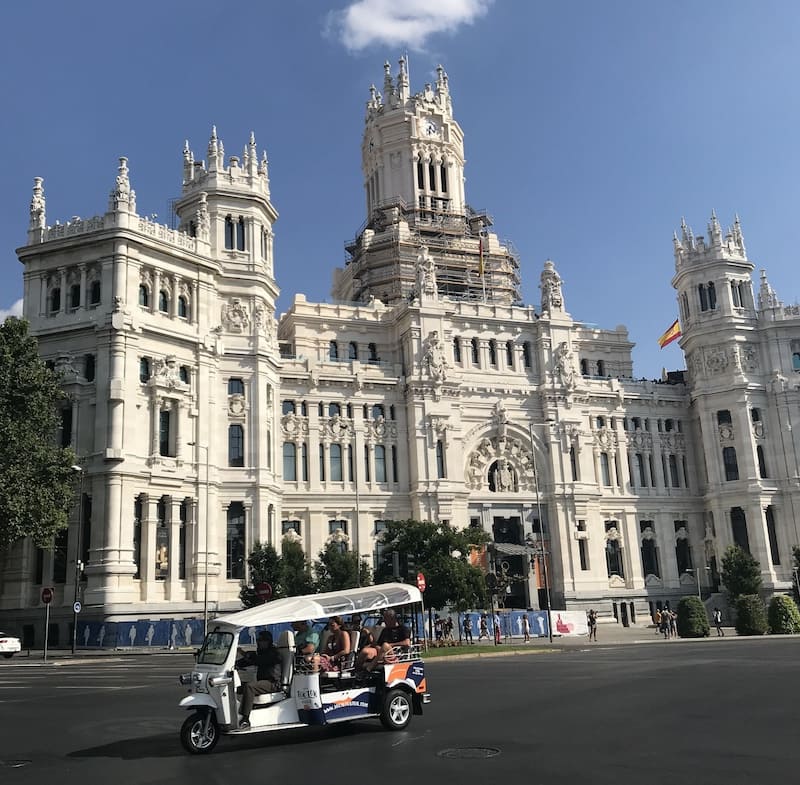 cibeles free tour Madrid en tuk tuk