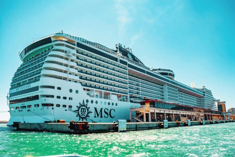 Bateau de croisière MSC