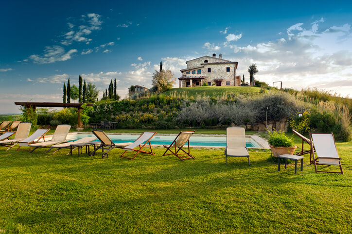 Casa rural près de Madrid : où partir en famille avec piscine ?