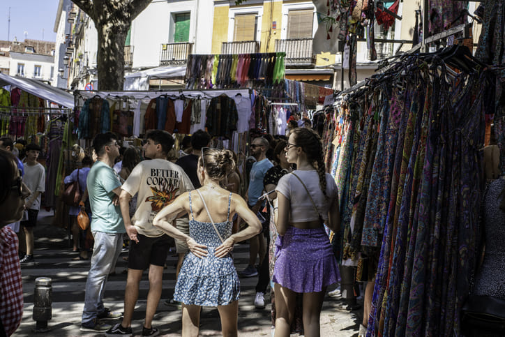 Scène du marché aux puces El Rastro