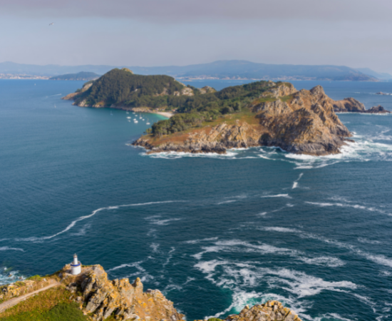 Les petites îles dans le nord de l'Espagne, en galice, asturies, cantabrie