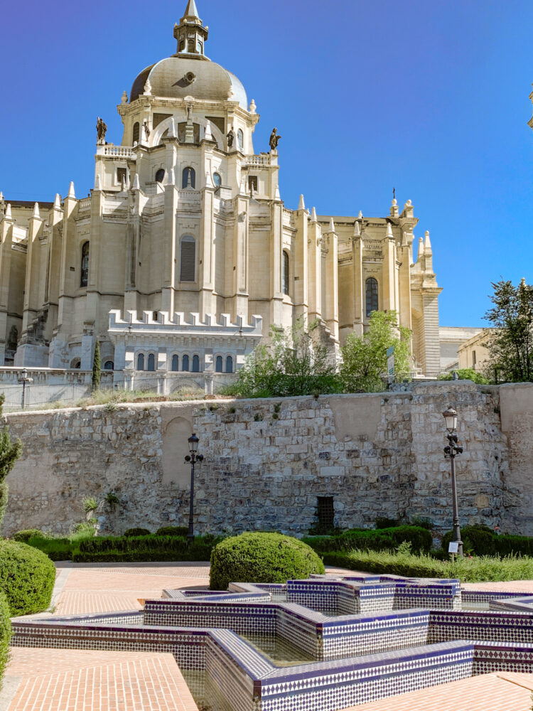 visiter Madrid et la cathédrale Almudéna