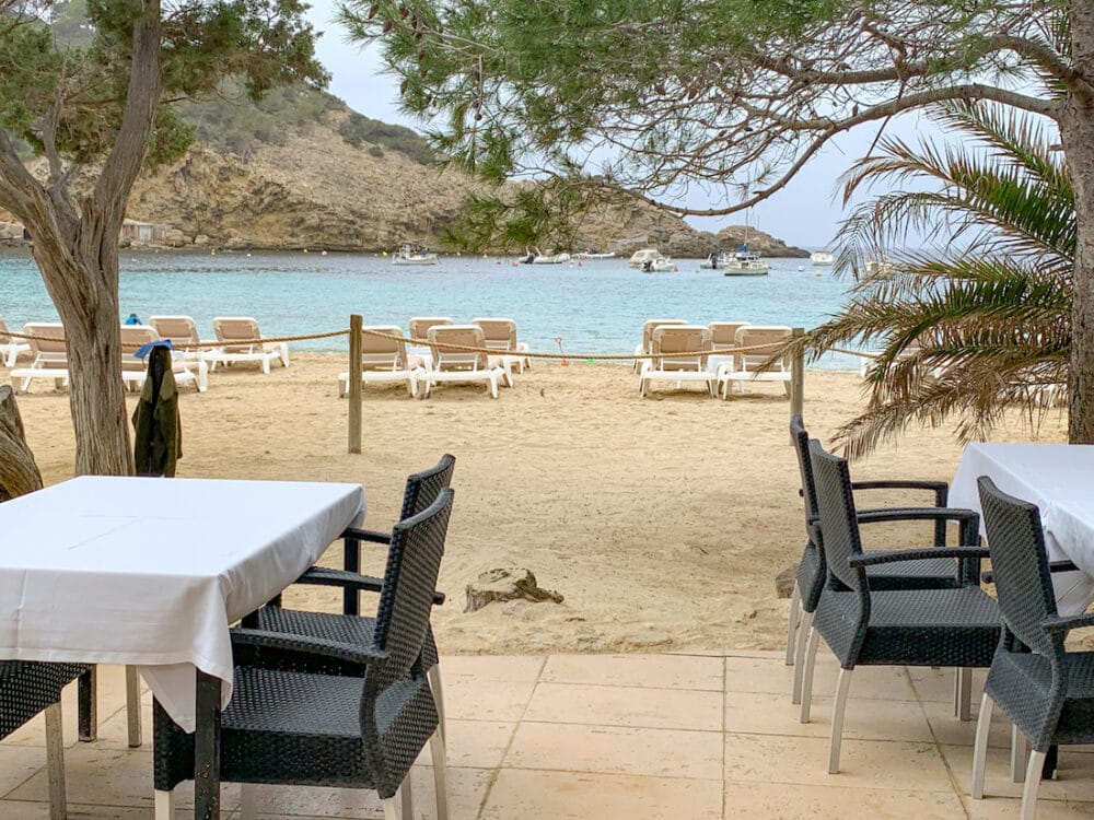 où manger à Ibiza restau en bord de mer